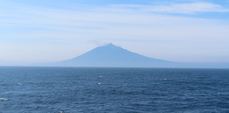 船上から見える利尻島