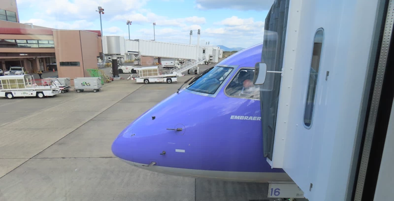 青森空港の飛行機